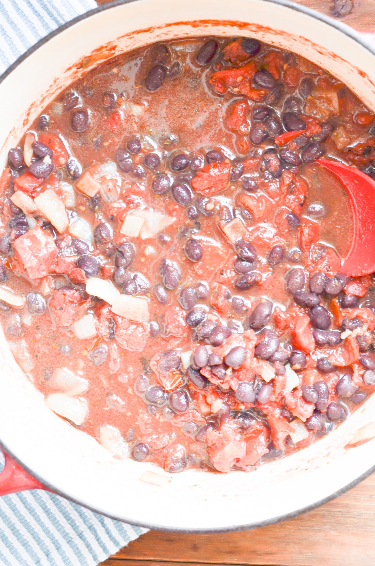 black bean chili in stock pot heated.