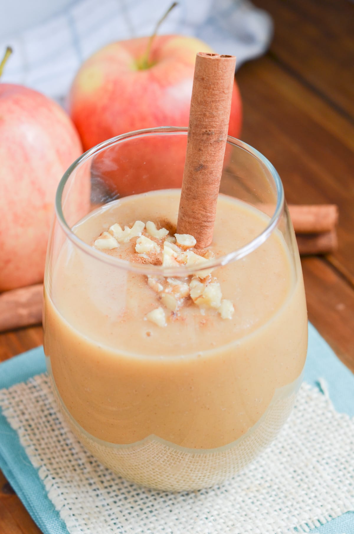 apple smoothie in glass