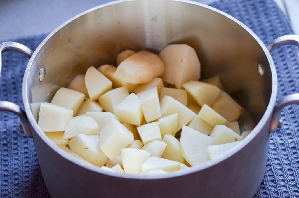 Cut potatoes in pot - 24 carrot kitchen