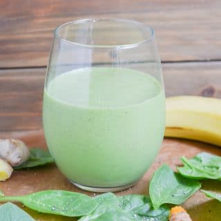 Anti-inflammatory smoothie in a glass.