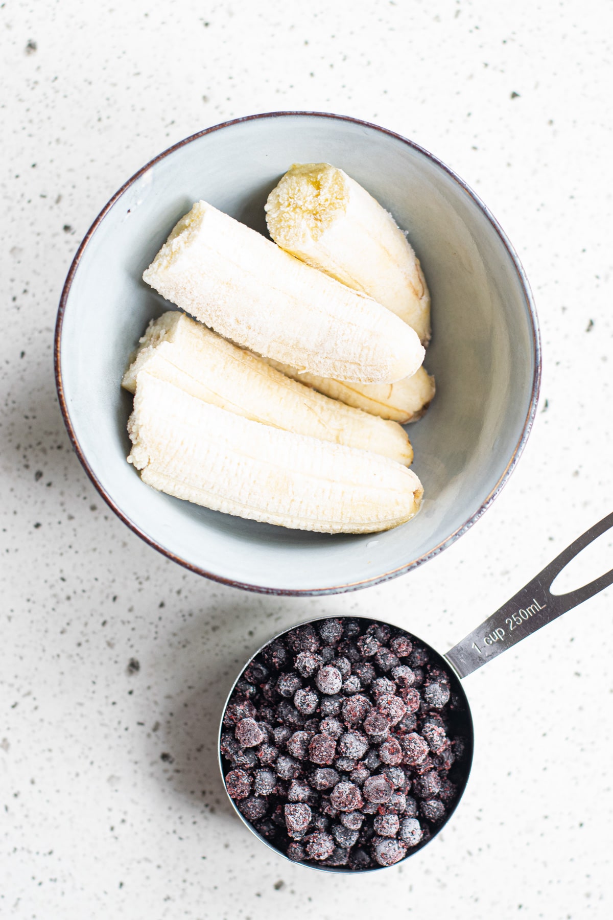 ingredients for blueberry smoothie.
